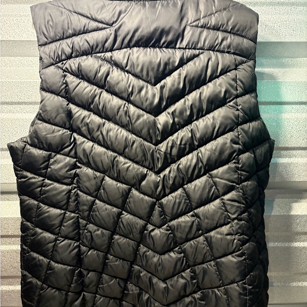Big Chill Black Quilted Vest - Picture 3 of 4